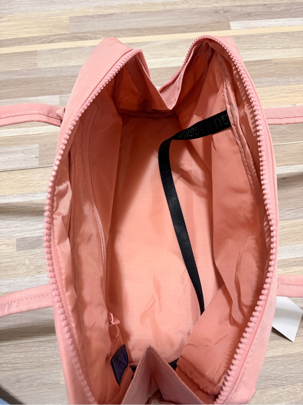 BAGGU: Urban Outfitters Exclusive Nylon Bowler Bag “Rose Tan” 💗 - Picture 4 of 4